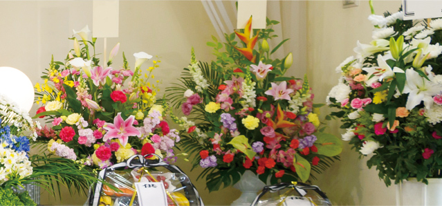 >葬儀　供花や供物